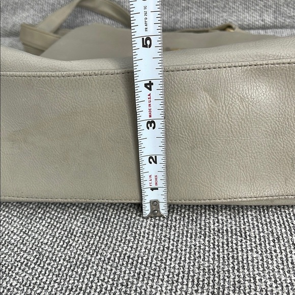 Cream Shoulder Bag with Slouchy Silhouette and Minimalist Design - Picture 9 of 16